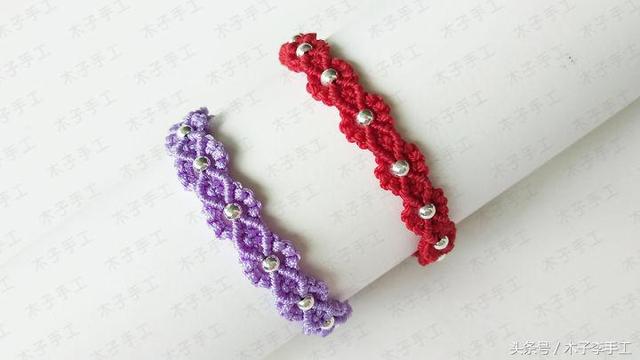 一根红绳怎么编简单的手链（清新小花红绳手链编织图文教程）