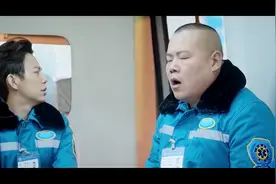 救护车堵在五环上，医护人员张嘴“啊”差点唱起五环之歌