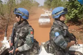 我国维和步兵营火力强大，配备多型重武器视频封面