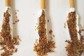 烟丝加上洗衣粉用水泡一泡，没想到这么厉害，解决了家里的大难题视频封面