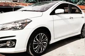 日系最便宜三厢车！降至6.98万，油耗6升多，质量稳定，买菜神车视频封面