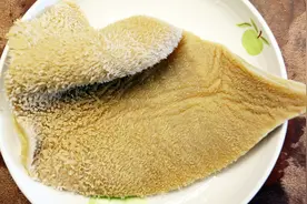 肚子最好吃的做法，教你在家做酸辣肚丝汤，汤清肉鲜，好喝带劲！视频封面