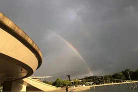 风里雨里，没法阻止《卡门》像一阵台风high翻昨晚的杭州乐迷图片
