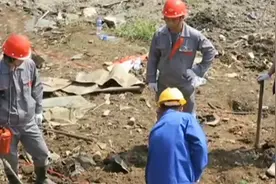 雄安新区唐河污水库治理难题：垃圾中藏废炮弹 治污需先排爆视频封面