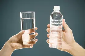 开水变凉有窍门，两分钟就能让滚烫的开水变凉，方法简单又方便视频封面