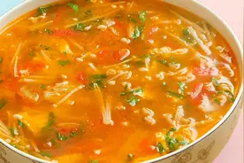 番茄金针菇汤到底怎么做才好吃？今天终于有答案了！