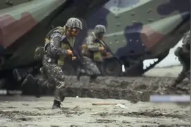 吴健：美国防法案叫嚣“武装台湾”将严重影响台海局势视频封面