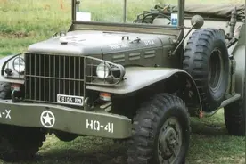 道奇纯硬派越野！全时四驱自带绞盘，比JEEP资历老还有敞篷！