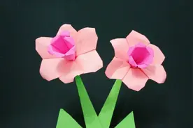 这么漂亮的水仙花确实美到我了，做法简单你也能做出来，手工折纸