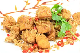 虾皮豆腐的做法，看看大厨是怎样用一把黄豆做出美味的虾皮豆腐