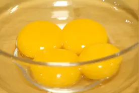 家庭自制冰淇淋，学会这样做，无任何添加，冰凉丝滑，做法超简单视频封面