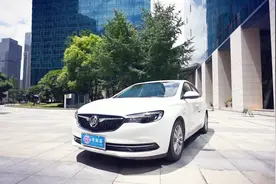 老斯基试驾新别克英朗，1.3T发动机秒杀同级，快到不敢想象！