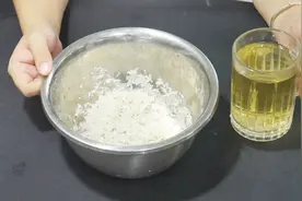 大米加点茶叶水煮熟，煮出来的米饭色香味俱全，连吃三碗也不够视频封面