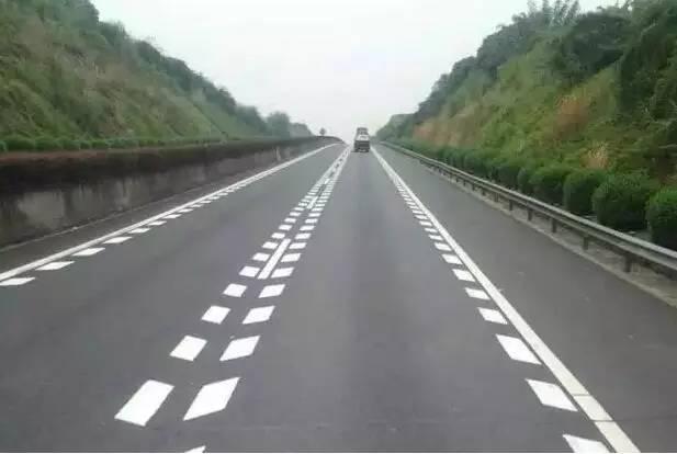 马路上这几种标线代表啥意思？来看图解快速了解！