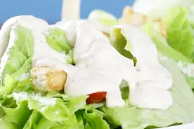沙拉酱做法大公开：千岛酱、和风酱、优格酱、凯撒酱配方及做法