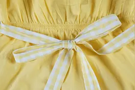 原来连衣裙蝴蝶结是这样系的，腰结肩结都很简单，好看又时尚