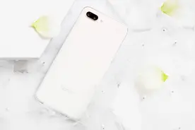 荣耀10铃兰白开箱，珍珠般的背壳颜色，7夕撩妹首选视频封面