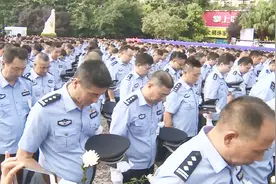 十万仁寿群众上街送别英雄最后一程 英雄一路走好！视频封面