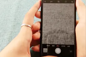 iOS手机侧边按钮你知道它的全部功能吗，这里教给大家，一起看下
