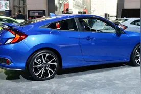 终于等来全新思域！18寸大轮圈，中置排气管，全系标配自适应巡航