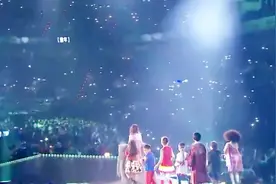 童年歌曲田馥甄带着一群小朋友现场演出，台下无数人听哭了视频封面