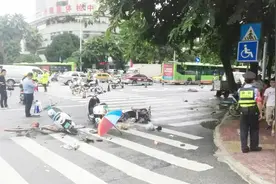 突发！南宁桃源路区医院路口发生车祸 一面包车疑似失控撞上多人视频封面