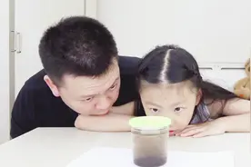 大神和桐桐试玩“能孵化的魔法鱼”，真的孵化出了很多很小鱼！