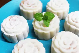 这才是冰皮月饼的正确做法，不粘手香甜软糯，学会了要给家人做