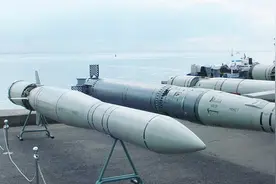 俄美地中海对峙 俄军三款巡航导弹或显示威慑力视频封面