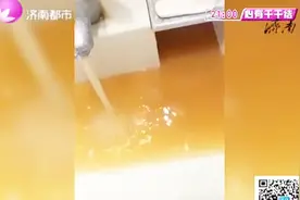 济南一小区自来水变“橙汁”，居民每天靠洒水车供水视频封面