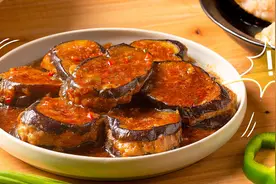 秋天的茄子，和肉一起烧最合适！