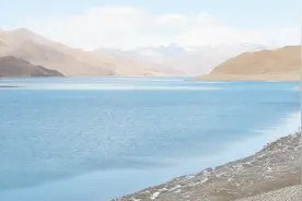 西藏“圣湖”，8亿公斤鱼无人敢钓，原因是什么？视频封面