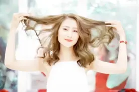 23岁长发女生，烫了款“螺旋烫”发型，美到好想把她娶回家