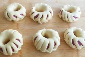 农村妈妈教你做紫薯花环馒头，香甜松软不塌陷，老人小孩都爱吃！