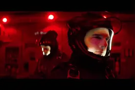 超高空跳伞遇到雷暴，猪队友被雷击视频封面