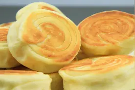 一碗面粉一包牛奶，快速做奶香盘阳饼，香甜松软，奶香四溢视频封面