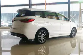 十万级最美MPV,配12.8寸超级大屏，不得不火