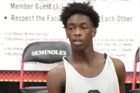 韦德大儿子扎伊尔最新比赛集锦！老爸观战大秀进攻技巧！相当不错