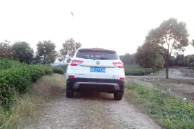 1.5L的车子坐3人能爬坡吗？老司机经验多：你对车子动力解不够视频封面