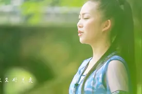 中秋佳节献好歌，八月十五好月光，祝您阖家欢乐