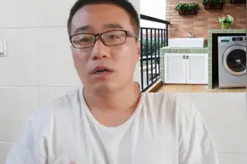 装修新房阳台放洗衣机可没有下水管，改水电排水管怎么走？视频封面