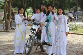 越南虽废掉汉字，可越南人起名跟我国还挺有渊源，看看怎么回事吧视频封面