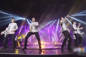 泰国三台全体男演员表演《Uptown Funk》，快来pick你的“男神”