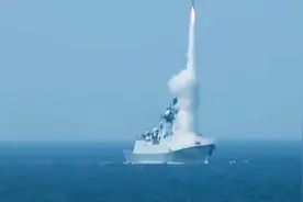 非洲国家战乱，中国海军亮剑非洲，多枚导弹齐发，场面震撼