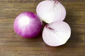 把洋葱放水里，用途真是厉害了，活了30年才知道，学会记得感谢我