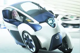 还买什么摩托车，丰田迷你电动倒三轮，封闭式双座的通勤方案