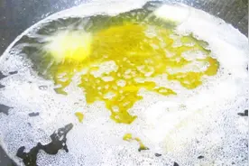 难怪自己炸完食物的油会变黑，原来是不知道这几招，真是长知识了