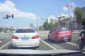 为什么开宝马车的都喜欢开快车，老司机一段话说出了真相视频封面