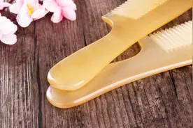 脱发频发，用牛角梳子能缓解吗？中医说常用能舒筋活络视频封面