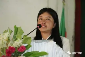 被缅甸德昂军抓走62天的掸邦女子，声泪俱下表达谢意图片